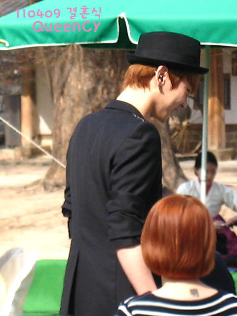 100411 SHINee @ Sungkyunkwan University (Jonghyun de vuelta *-*) Tumblr_ljf0imyXhS1qcl8qx