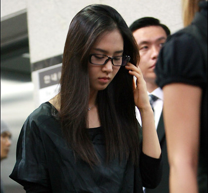 [DISC]Yuri con lentes~ Tumblr_ljki96TlbI1qbfrtx