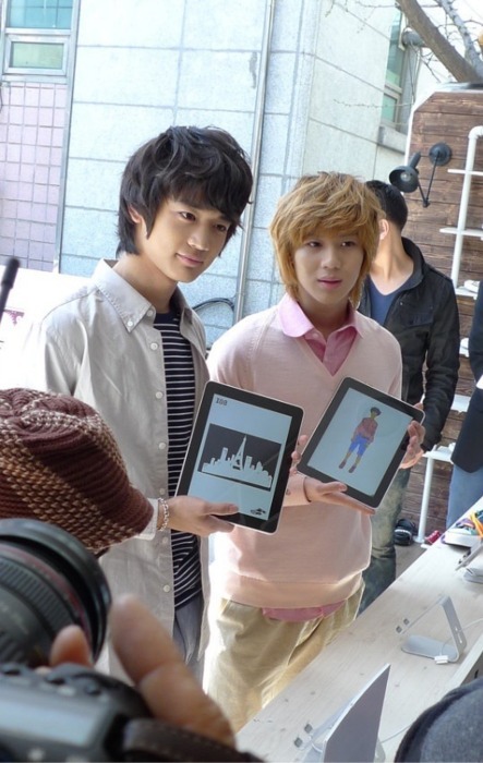 Minho & Taemin @ Converse’s “Moving Custom Studio” [110412] Tumblr_ljl9ik7k0K1qcl8qx