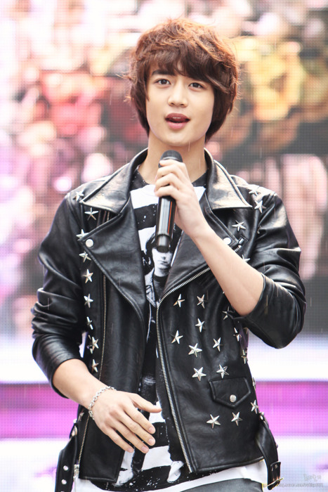 110506 SHINee @ SBS TV24 Hope Charity  Tumblr_lkrltcDzhy1qcl8qx