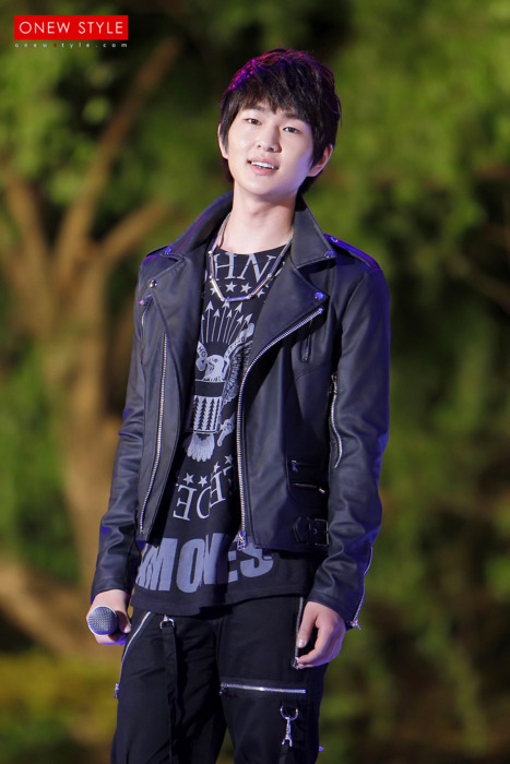 [IMG/100511] Onew @ Miss Chunhyang Contest Tumblr_lkzo4u4aQA1qcl8qx