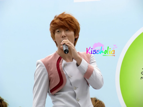 [PICS]U-Kiss @ Green Ribbon Hope Concert Tumblr_lla3j49u901qzjjz5