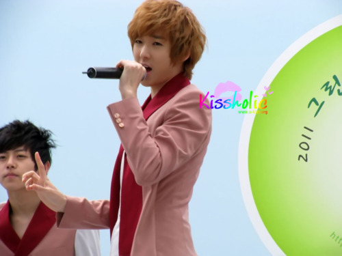 [PICS]U-Kiss @ Green Ribbon Hope Concert Tumblr_lla3ldP9FS1qzjjz5