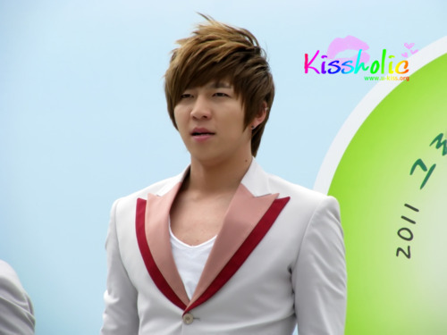 [PICS]U-Kiss @ Green Ribbon Hope Concert Tumblr_lla3r0j7J51qzjjz5