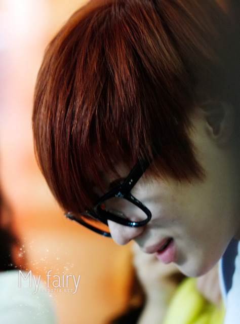 110516 Taemin at Kimpo Airport  Tumblr_llfnsdza9l1qd0fz8