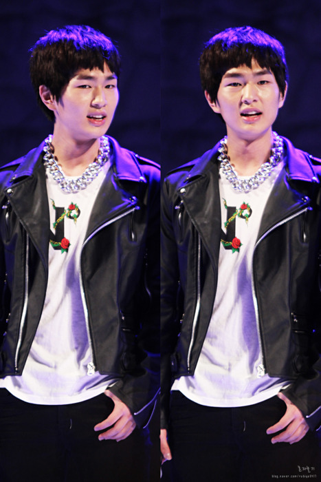 110526 Onew @ Kangnam University  Tumblr_lluyl0ZO8K1qcl8qx