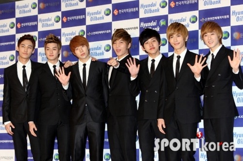 [PICS] U-Kiss @Dream concert Tumblr_llwhnwNspt1qbd137