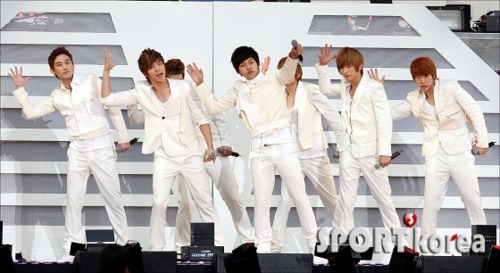 [PICS] U-Kiss @Dream concert Tumblr_llwjjpbHxc1qbd137