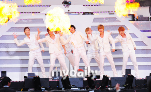 [PICS] U-Kiss @Dream concert Tumblr_llwjlhsxHj1qbd137