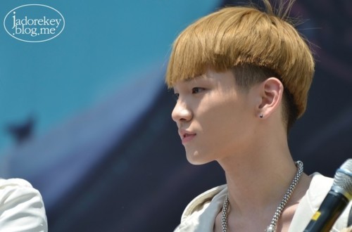 110528 Key @ Walk for the 4th Forbidden Love Tumblr_llwvvrmiAR1qcl8qx