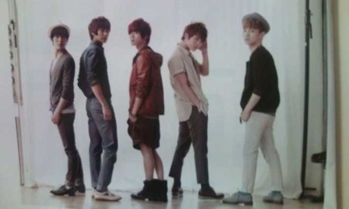 080611 SHINee @ Revista Japonesa Hanako  Tumblr_lmhi53rasg1qge3v3