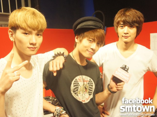 100611 SHINee Backstage en Zenith @ SM TOWN Live World Tour in Paris Concert  Tumblr_lmkyqfrZV91qcl8qx