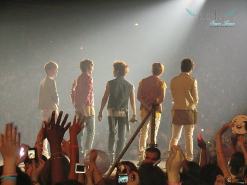 SHINee @ SM TOWN Live World Tour Concert in Paris (FIRST DAY) [110610] Tumblr_lmm4udfcLD1qcl8qx