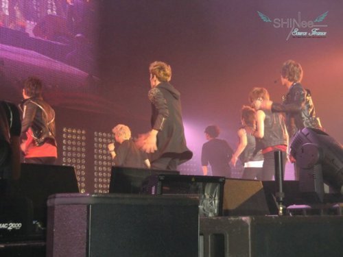 SHINee @ SM TOWN Live World Tour Concert in Paris (FIRST DAY) [110610] Tumblr_lmm4ulQkz21qcl8qx