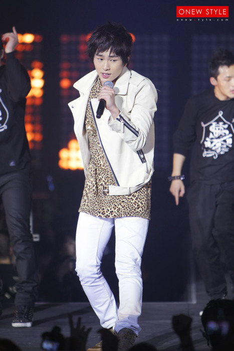 110610 & 110611 Onew @ SM TOWN Live World Tour Concert in Paris (1st & 2nd Day ) Tumblr_lmrodeVEXz1qcl8qx