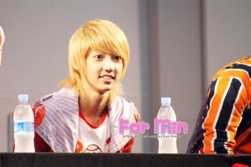  [110612] Boyfriend fan signing Tumblr_lms8btn2Yv1qala0r