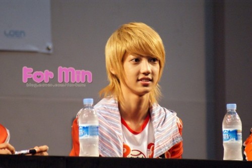  [110612] Boyfriend fan signing Tumblr_lms8caEW3j1qala0r