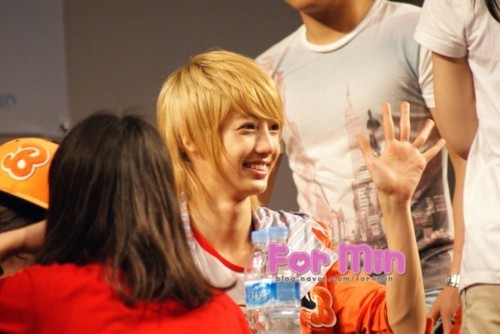  [110612] Boyfriend fan signing Tumblr_lms8e4HIoz1qala0r