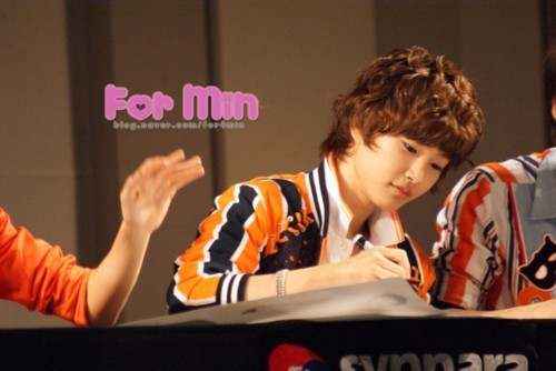 [110612] Boyfriend fan signing  Tumblr_lms979wIeW1qala0r