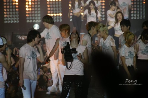 SHINee @ SM TOWN Live World Tour Concert in Paris (SECOND DAY) [110611] Tumblr_lmsdrsB1iJ1qcl8qx