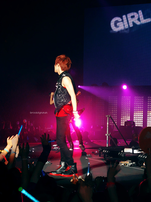 SHINee @ SM TOWN Live World Tour Concert in Paris (SECOND DAY) [110611] Tumblr_lmtplo4lCu1qcl8qx