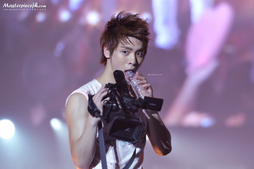 SHINee @ SM TOWN Live World Tour Concert in Paris (SECOND DAY) [110611] Tumblr_lmtuhvyLAE1qcl8qx