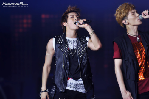 SHINee @ SM TOWN Live World Tour Concert in Paris (SECOND DAY) [110611] Tumblr_lmtujmURXS1qcl8qx