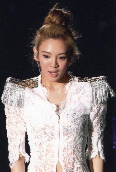 [PIC][22-06-2011]Hình ảnh HQ từ Japan Concert của HyoYeon. Tumblr_ln62400iHH1qjuu6f