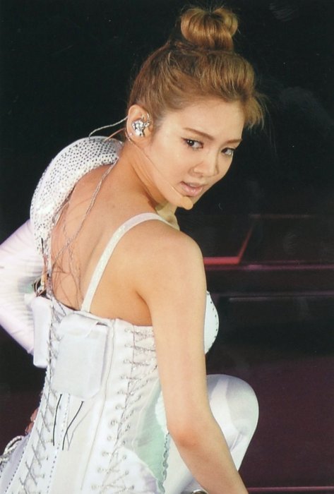 [PIC][22-06-2011]Hình ảnh HQ từ Japan Concert của HyoYeon. Tumblr_ln62c6l4NG1qjuu6f