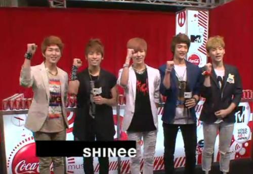 110625 SHINee @ VMAJ Redcarpet (entrevista/charla) Tumblr_lnc3fdgXl81qcl8qx