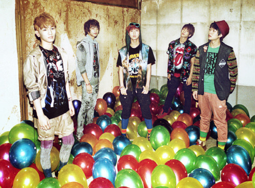 [News] Single de estréia japonesa do SHINee vende 90 mil cópias e faz novo recorde no Oricon Tumblr_lnhjr5Tut71qcl8qx