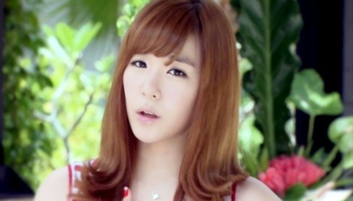 [PICS] Tiffany @ AAGG (Echo MV - Hoot MV) Tumblr_lnmzmy7O3p1qbklkw