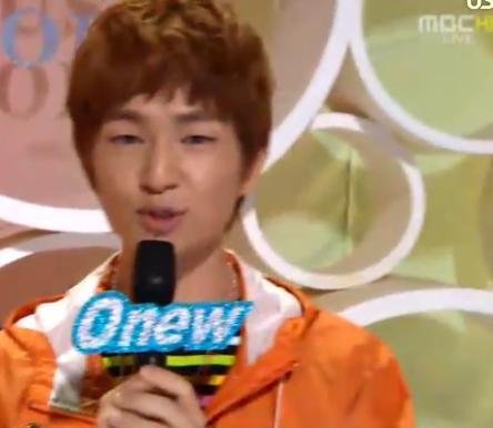 110702 Onew y Minho @ Music Core Tumblr_lnp4hxfq5N1qcl8qx