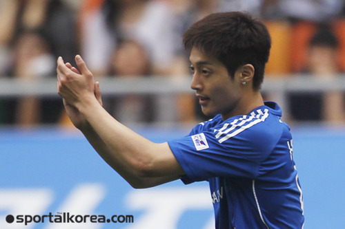 [PICS]110702 FC Men match -Hyun Joong- Tumblr_lnp9hchoIW1qhx9v9