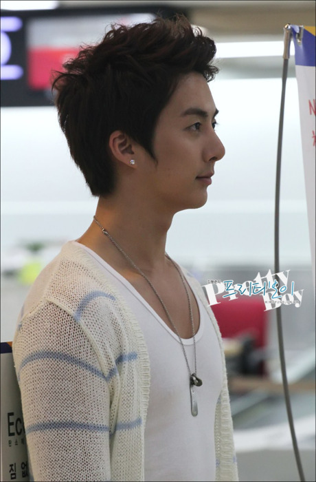 [PICS]KIM HYUNG JUN @ JUNE 27, 2011 GIMPO AIRPORT DEPARTURE Tumblr_lnsb3qdjA91qi8rib