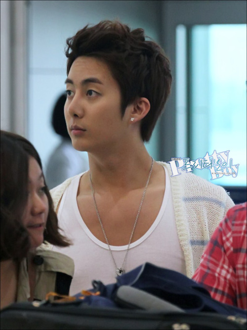 [PICS]KIM HYUNG JUN @ JUNE 27, 2011 GIMPO AIRPORT DEPARTURE Tumblr_lnsb6yQELB1qi8rib