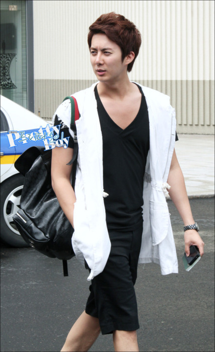 [PICS]KIM HYUNG JUN @ JUNE 30, 2011 GIMPO AIRPORT ENTRY Tumblr_lnsbjgZjXK1qi8rib