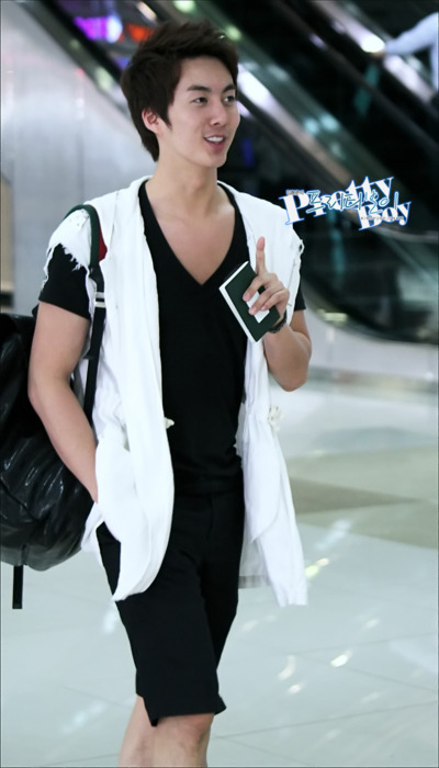 [PICS]KIM HYUNG JUN @ JUNE 30, 2011 GIMPO AIRPORT ENTRY Tumblr_lnsblu6c8k1qi8rib