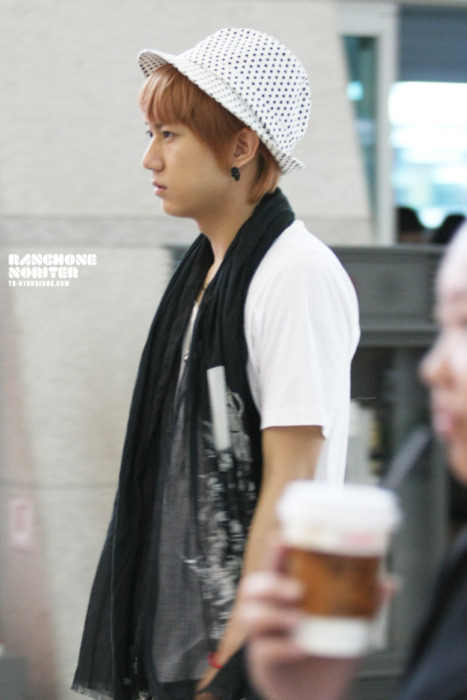 [PICS] HyunSeung @ Airport (259711) Tumblr_lo0jicVw6q1qbek2d