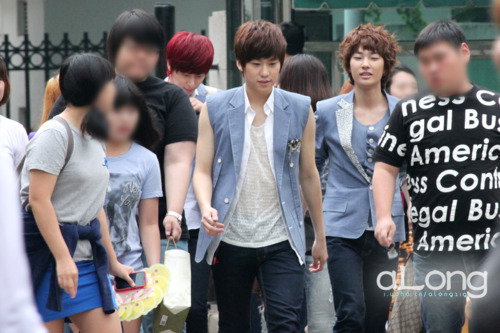 [PICS] Après le Music Bank de [08.07.11] Tumblr_lo1bbuhhba1qb45kf