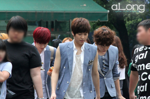 [PICS] Après le Music Bank de [08.07.11] Tumblr_lo1bl91daQ1qb45kf