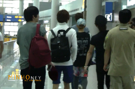 110715 SHINee partiendo para el SWC Taiwan Tumblr_locss27IRC1qcl8qx