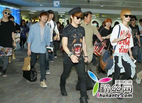 110715 SHINee airport photos from Incheon and Taiwan Tumblr_lodi99vieQ1qd0fz8