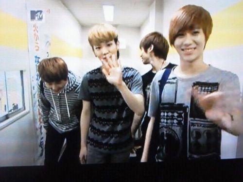 [Screen cap] SHINee @MTV VMJA BACKSTAGE Tumblr_loffb9XBWm1qdcle7