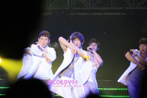 [PICS] U-Kiss @ Korean Music Wave 2011  Tumblr_lohf84uc9t1qzjjz5