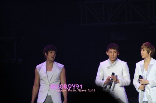 [PICS] U-Kiss @ Korean Music Wave 2011  Tumblr_lohf8myqkq1qzjjz5