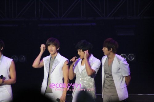 [PICS] U-Kiss @ Korean Music Wave 2011  Tumblr_lohf97owMT1qzjjz5