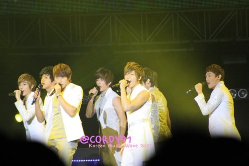 [PICS] U-Kiss @ Korean Music Wave 2011  Tumblr_lohf9zH2Wf1qzjjz5