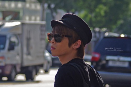 110718 Jonghyun @ camino a la fiesta de cumpleaños de Taemin Tumblr_lom2vsoPwu1qcl8qx