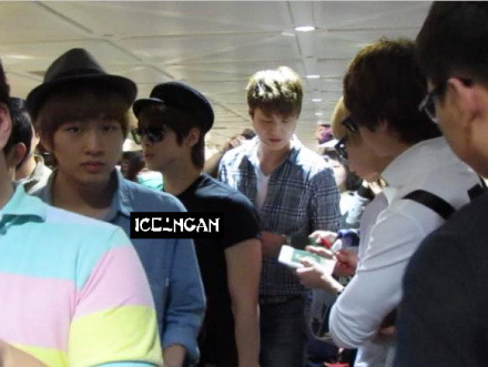 SHINee @ Taiwan Airport [110717] Tumblr_loqn0tJ8nJ1qcl8qx